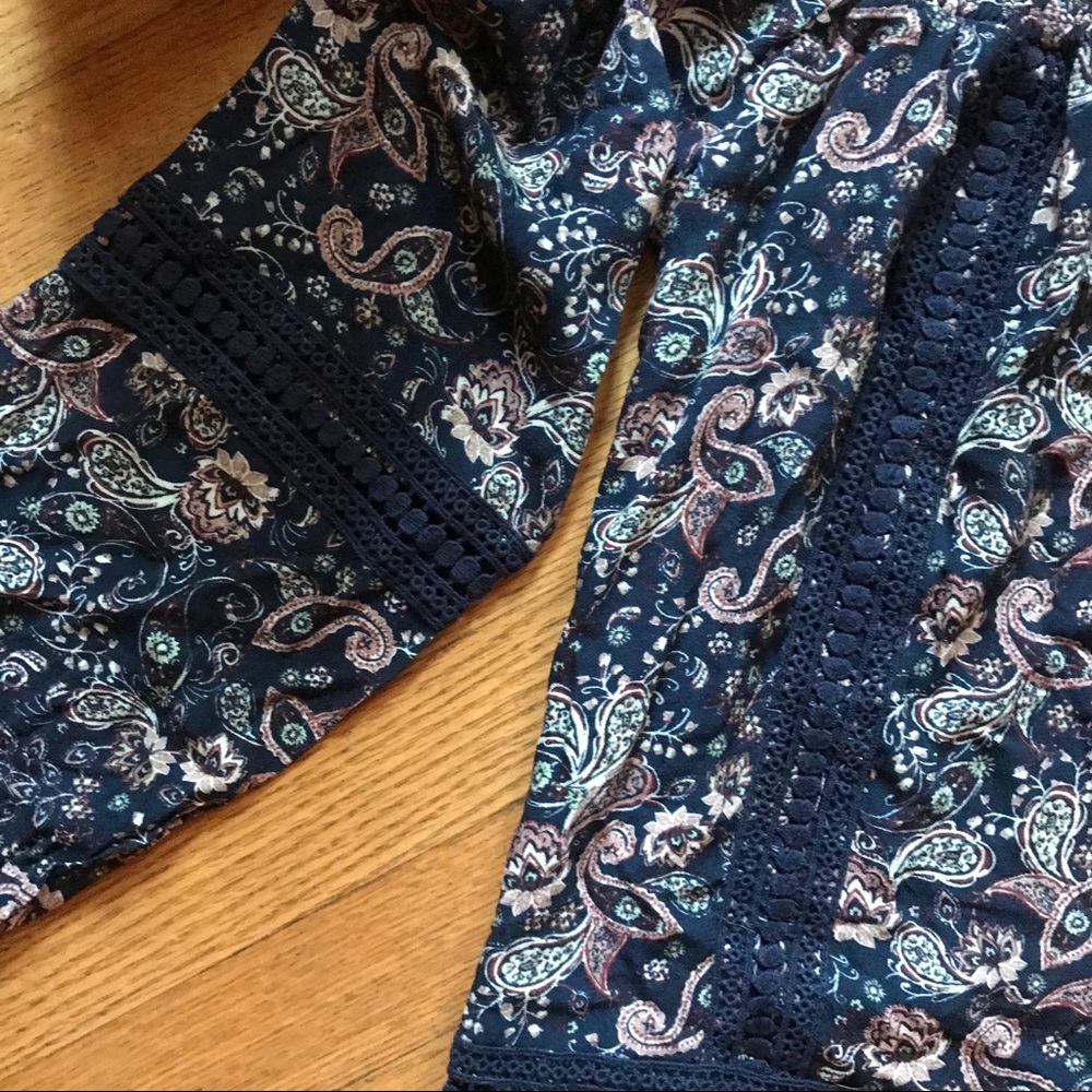 KNOX ROSE • Paisley Print Keyhole Top - Picture 2 of 5